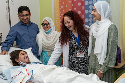 Hiba (kidney transplant recipient), her family, and Dr. Linda Chen